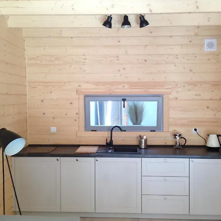 Miedzy Sosnami Chata *