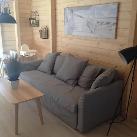 Miedzy Sosnami Chata *