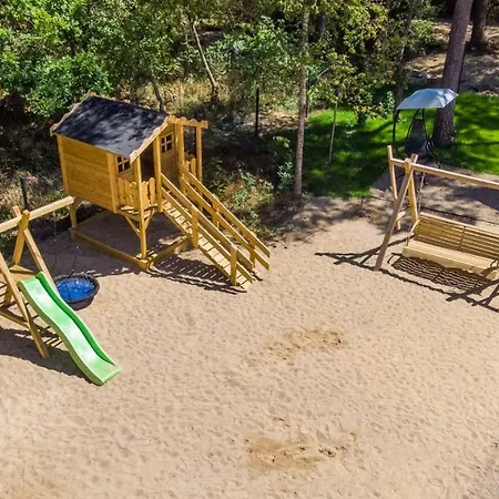 Miedzy Sosnami Orman Evi